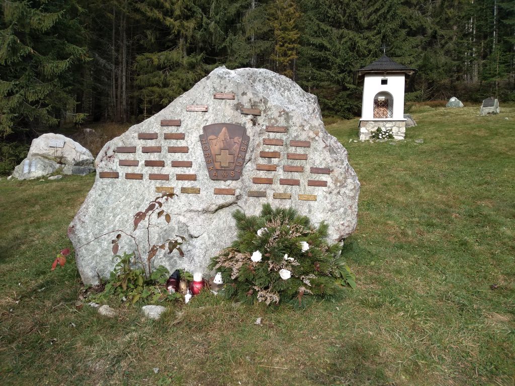 kamenný pomník obetiam